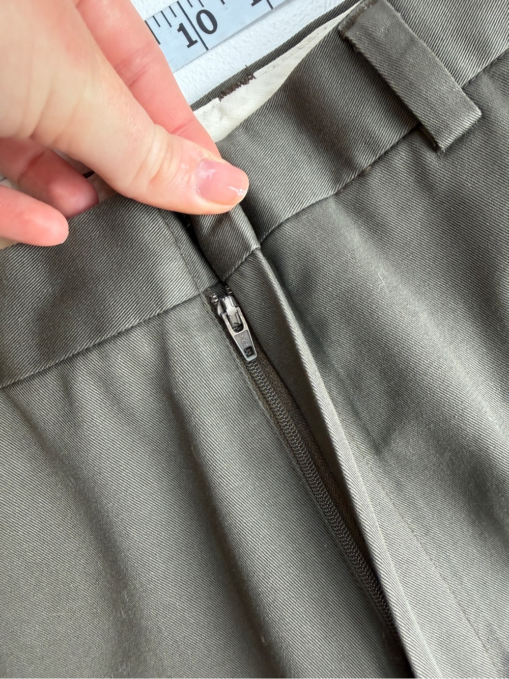 L.L. Bean Men's Andrew Classic Fit Front Crease, Cuffed Leg Chinos 32 - Picture 6 of 13